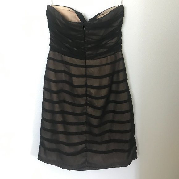 Soloiste Malia Strapless Black Pleated Cocktail Dress - Picture 6 of 7